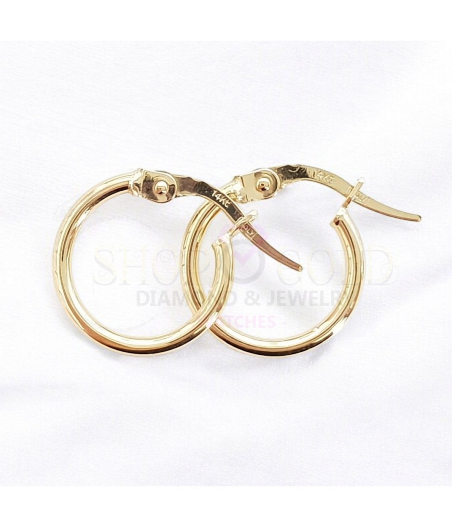 Gold hoop earrings smooth, 13 mm.